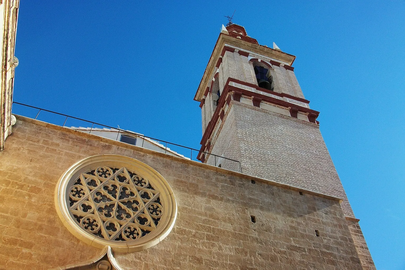 Église Saint-Nicolas de Valence : en ligne ou sur place ?